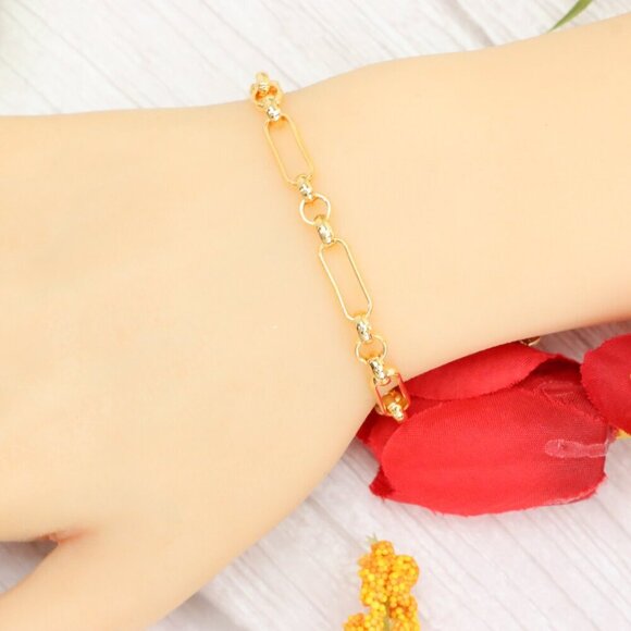 "Trendy Handmade Bracelet – A Thoughtful Gift for Girls & Women | UNVRC1503 - Picture 6 of 10